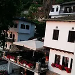 Eden Hotel 2*